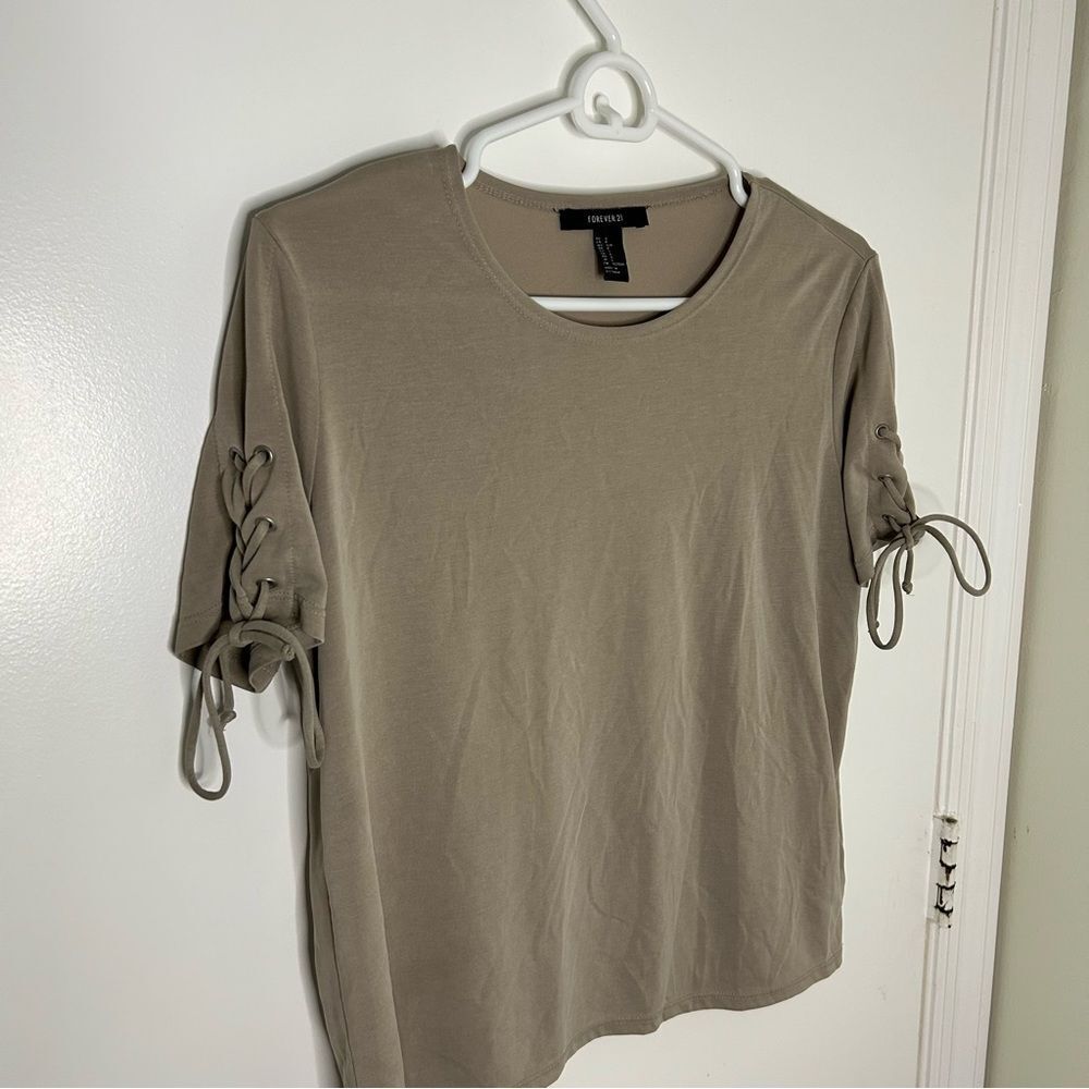 Forever 21 | khaki short sleeve tie top | small - Picture 2 of 5